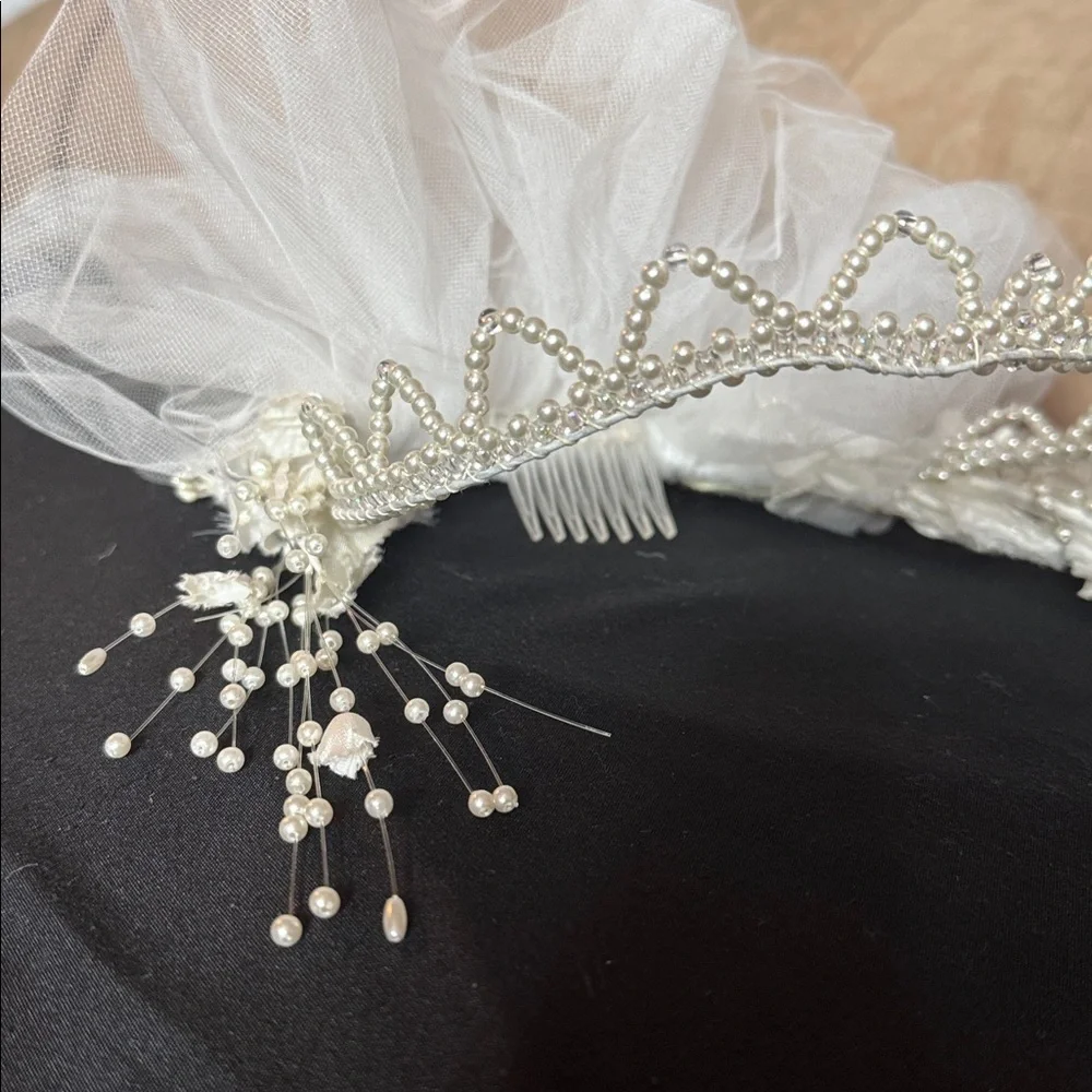 Vintage Pearl Beaded Bridal Headpiece with Veil & Floral Accents